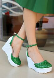 Pabucmarketi - Pabucmarketi Kadın Yeşil Rugan Dolgu Topuk Ayakkabı